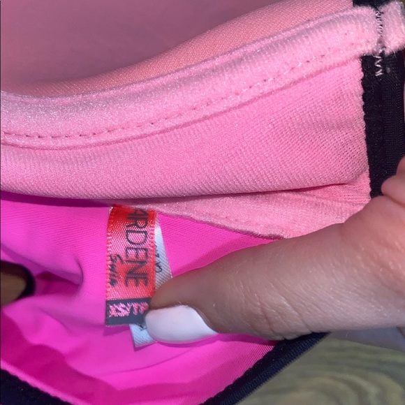 Bikini - Picture 3 of 4